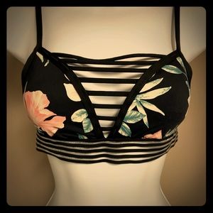 Pink Victoria’s Secret bandau cross cross bra XS